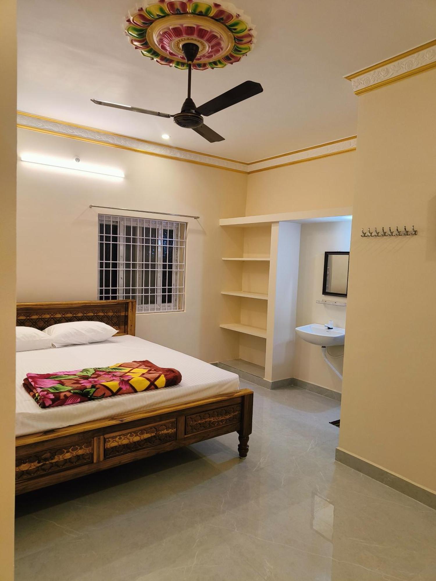 Liya Guest House Tiruvannāmalai Eksteriør billede
