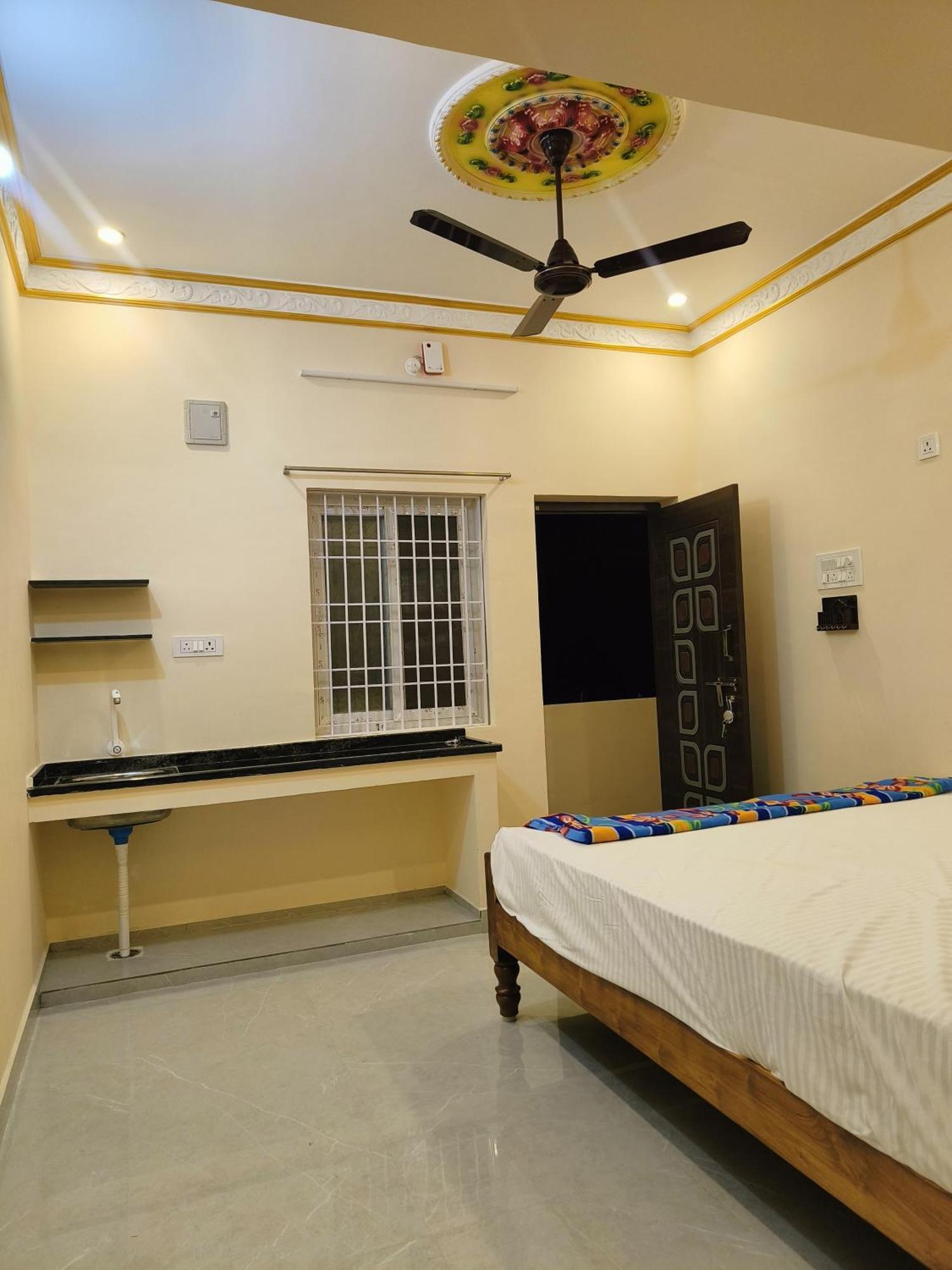 Liya Guest House Tiruvannāmalai Eksteriør billede