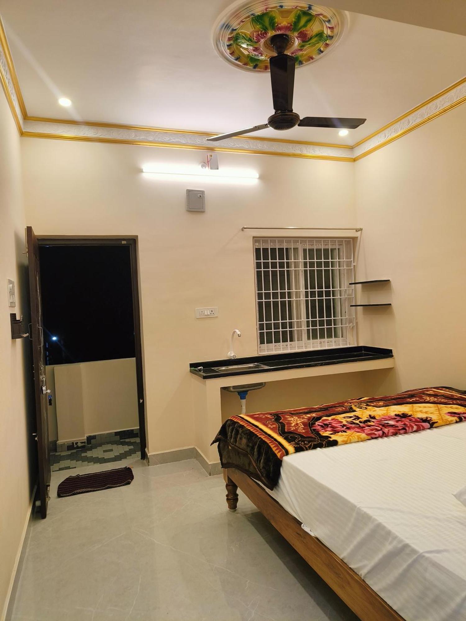 Liya Guest House Tiruvannāmalai Eksteriør billede